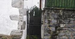 Dos casas independientes más local y jardín en Arantza