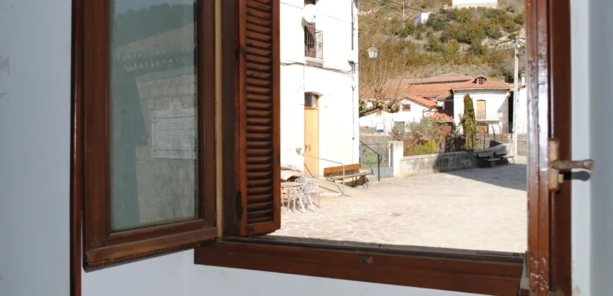 Casa Independiente de piedra en el pueblo de Izal Valle de Salazar