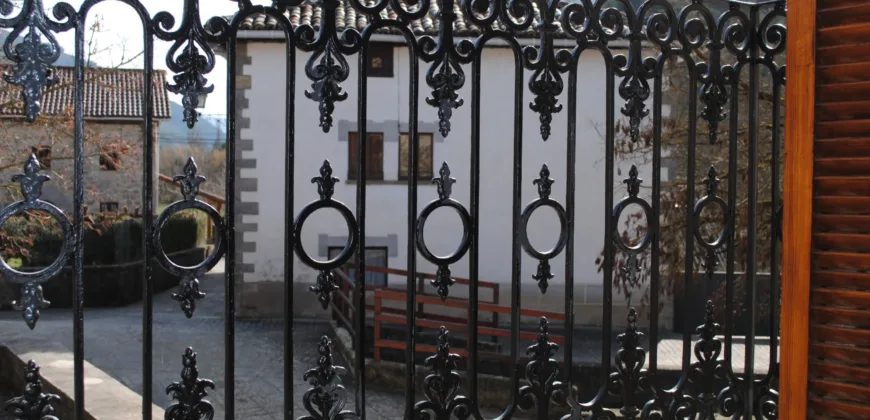 Casa Independiente de piedra en el pueblo de Izal Valle de Salazar