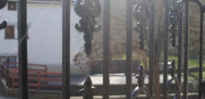Casa Independiente de piedra en el pueblo de Izal Valle de Salazar