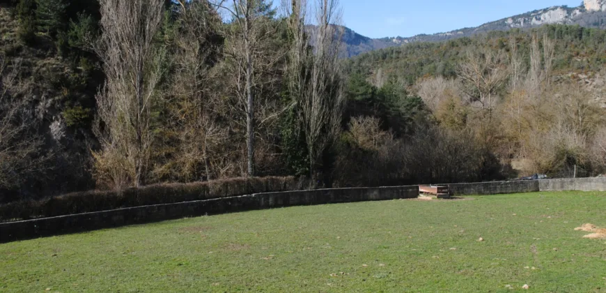Casa Independiente de piedra en el pueblo de Izal Valle de Salazar
