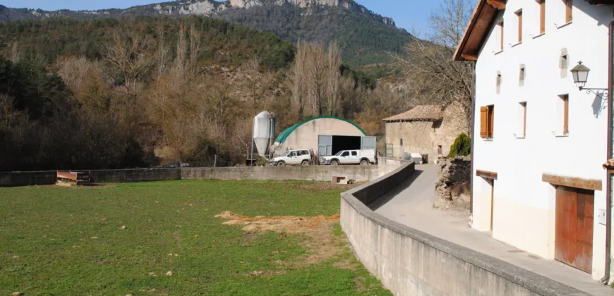 Casa Independiente de piedra en el pueblo de Izal Valle de Salazar