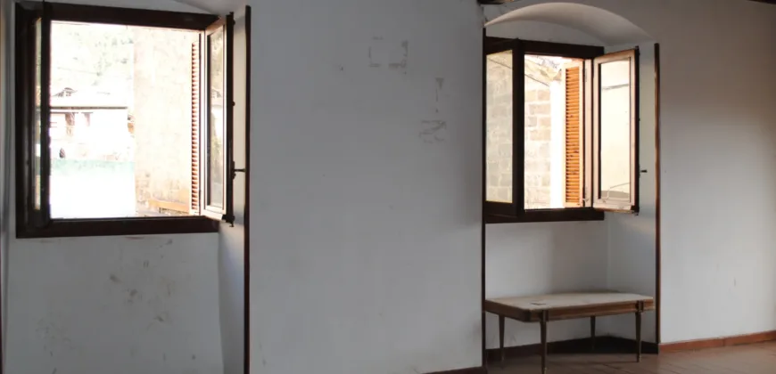 Casa Independiente de piedra en el pueblo de Izal Valle de Salazar