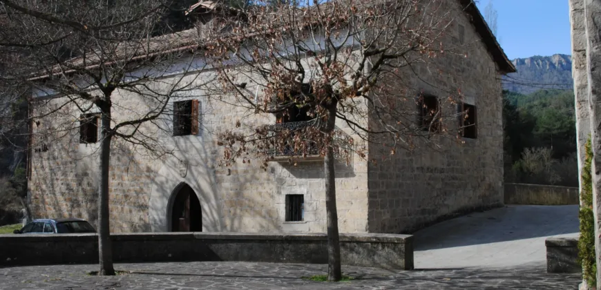 Casa Independiente de piedra en el pueblo de Izal Valle de Salazar