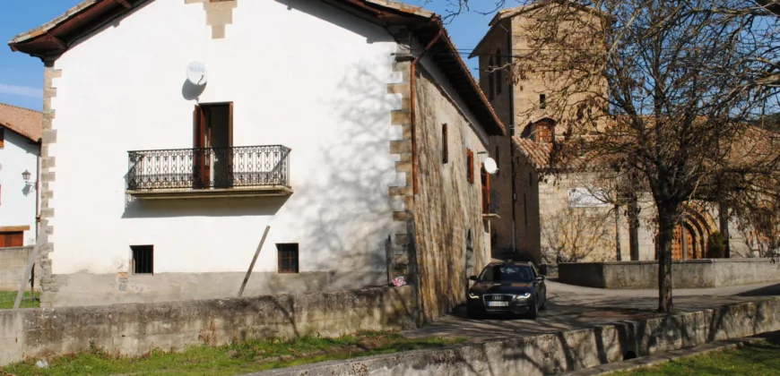 Casa Independiente de piedra en el pueblo de Izal Valle de Salazar