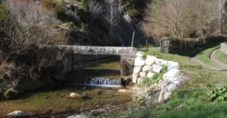 Casa Independiente de piedra en el pueblo de Izal Valle de Salazar