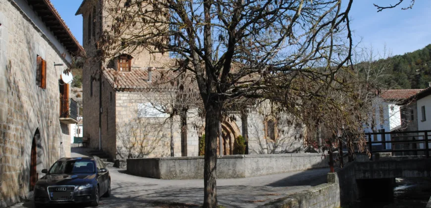 Casa Independiente de piedra en el pueblo de Izal Valle de Salazar