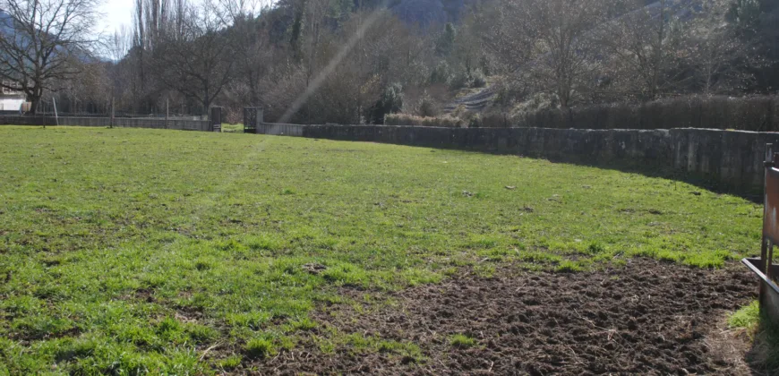 Casa Independiente de piedra en el pueblo de Izal Valle de Salazar