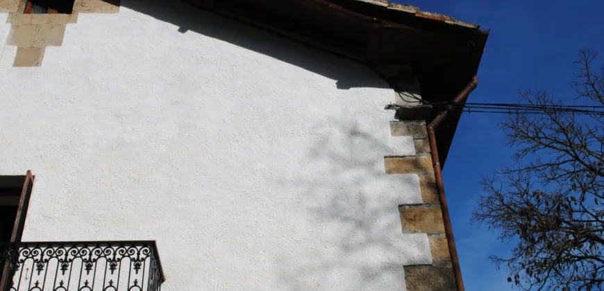 Casa Independiente de piedra en el pueblo de Izal Valle de Salazar