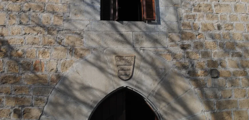 Casa Independiente de piedra en el pueblo de Izal Valle de Salazar