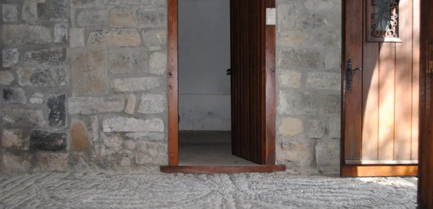 Casa Independiente de piedra en el pueblo de Izal Valle de Salazar