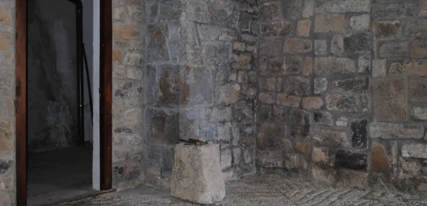 Casa Independiente de piedra en el pueblo de Izal Valle de Salazar