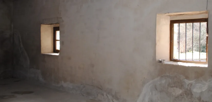 Casa Independiente de piedra en el pueblo de Izal Valle de Salazar