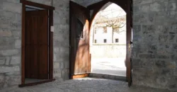 Casa Independiente de piedra en el pueblo de Izal Valle de Salazar