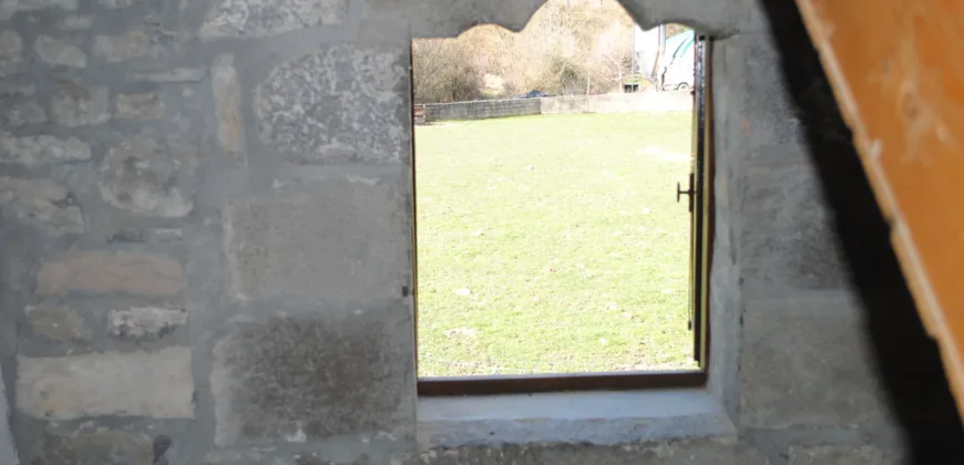 Casa Independiente de piedra en el pueblo de Izal Valle de Salazar