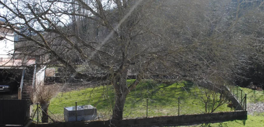 Casa Independiente de piedra en el pueblo de Izal Valle de Salazar
