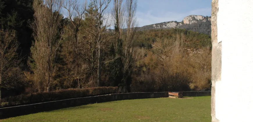 Casa Independiente de piedra en el pueblo de Izal Valle de Salazar